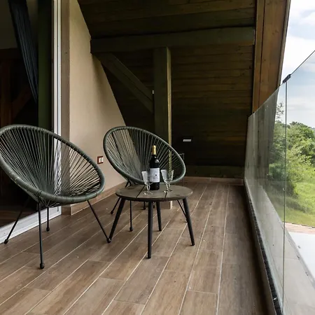 Kicikla Fire & Wine Nyaraló